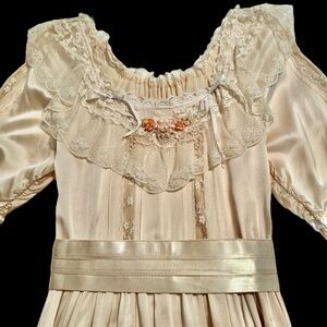 VINTAGE SILK VICTORIAN STYLE WEDDING GOWN